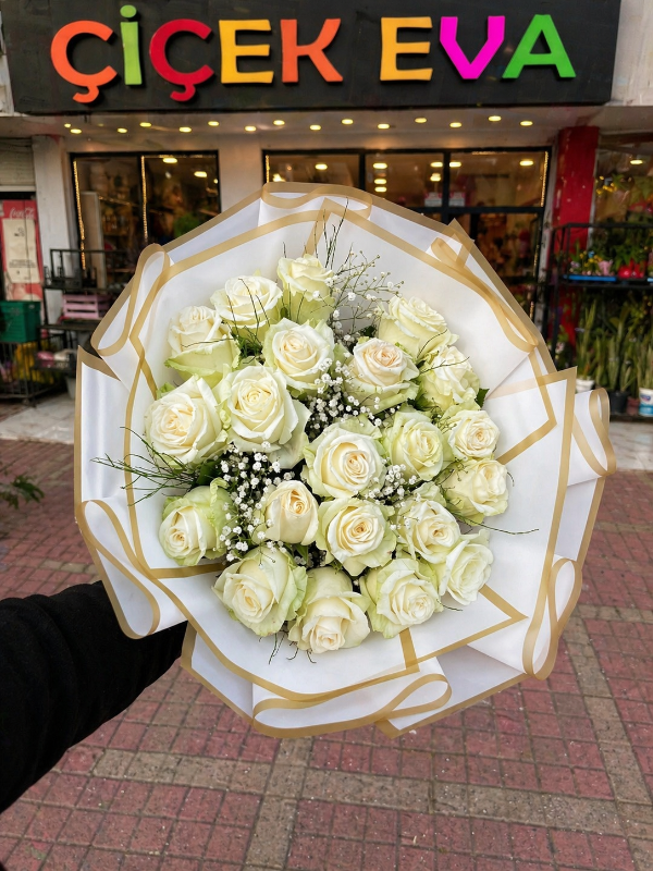 Antalya Çiçek Siparişi - 21 Beyaz Gül Buketi Özel Tasarım