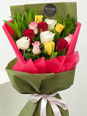  Antalya Çiçekçi - 12 Renkli Gül Buketi