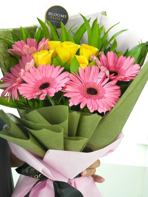  Antalya Çiçek Gönder - Pembe Jerbera ve Sarı Gül Buketi